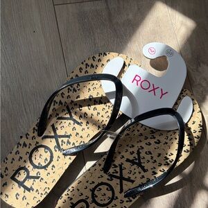 Roxy Leopard Print Flip Flops
